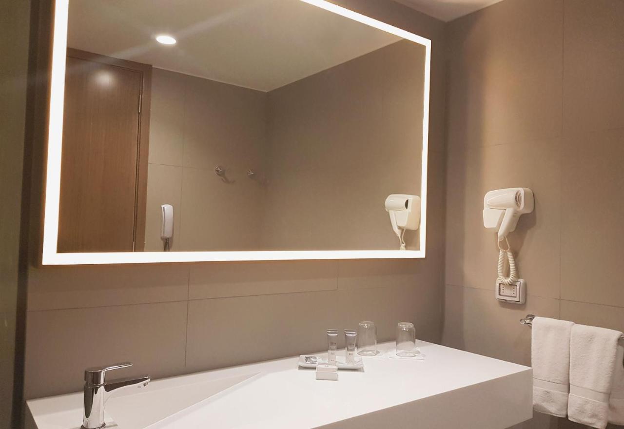Dazzler by Wyndham Lima San Isidro Hotel Bagian luar foto